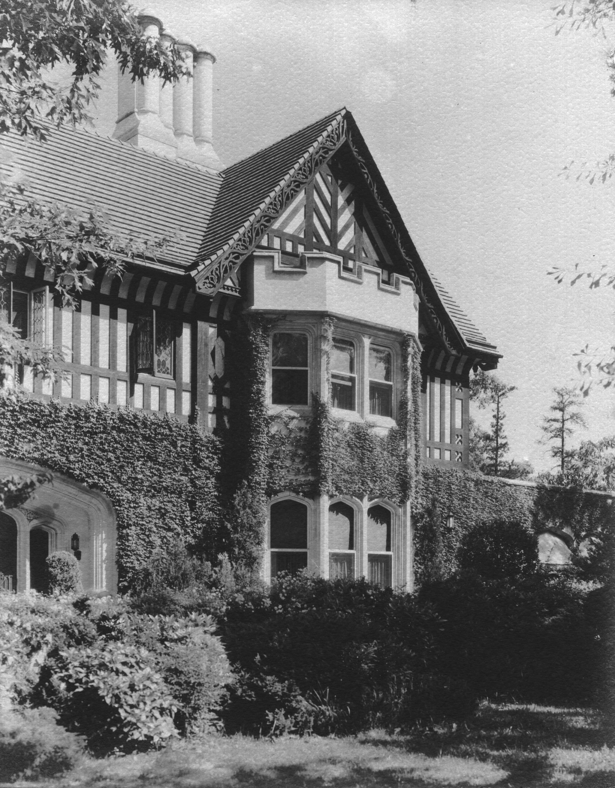 Callanwolde Exterior Front Right